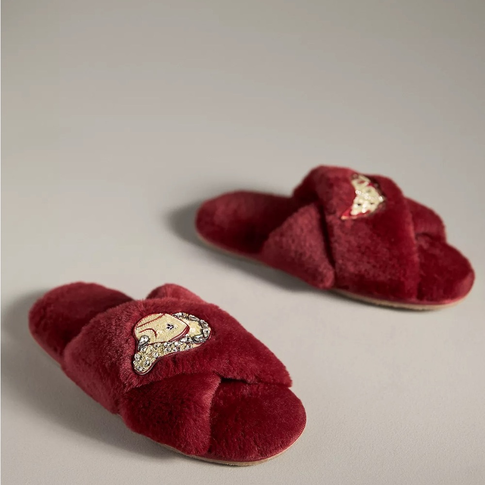 Maeve Icon Patch Fuzzy Slippers
Maeve

Red Fuzzy Slippers with Embellishment
